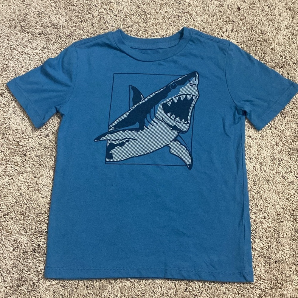 Boys size 6 graphic tee bundle - Picture 2 of 9
